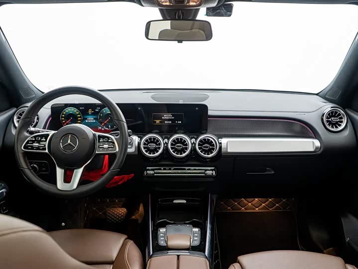 Фото 18 - Mercedes-Benz GLB-Class