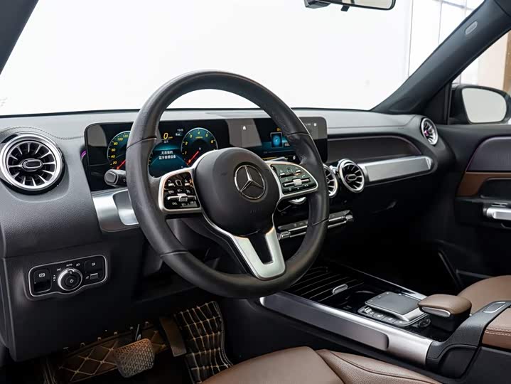 Фото 22 - Mercedes-Benz GLB-Class