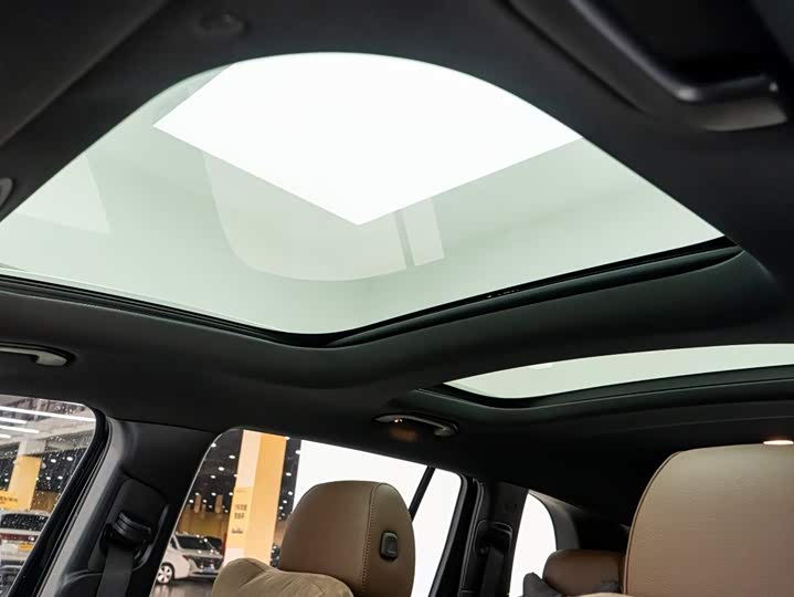 Фото 25 - Mercedes-Benz GLB-Class