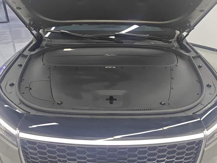 Фото 10 - LiXiang One