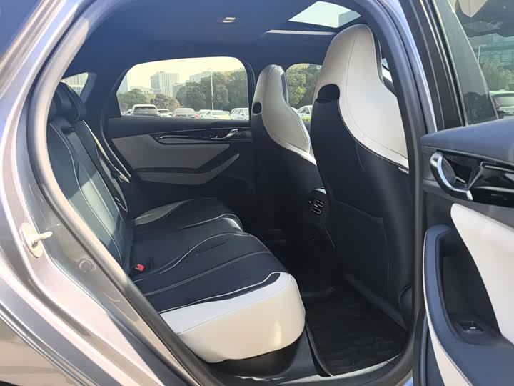 Фото 8 - BYD Qin Plus