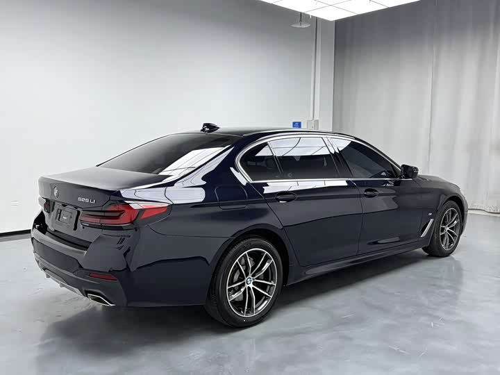 Фото 9 - BMW 5 Series