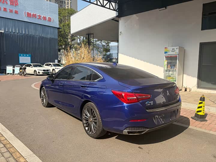 Фото 5 - Hongqi H5