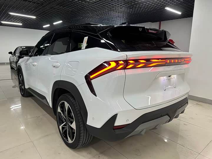 Фото 8 - Geely Galaxy L7