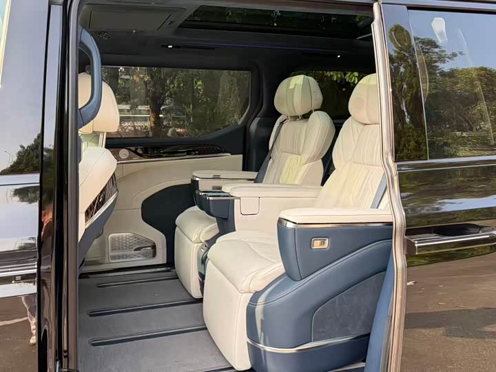 Фото 8 - Zeekr 009