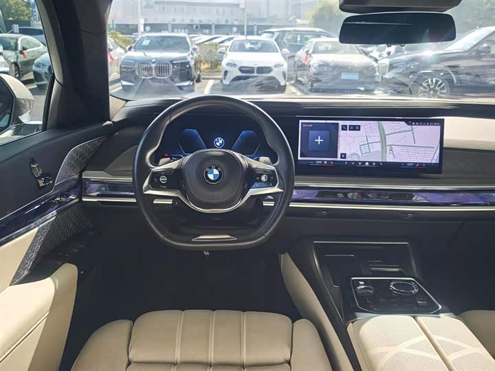 Фото 12 - BMW 7 Series