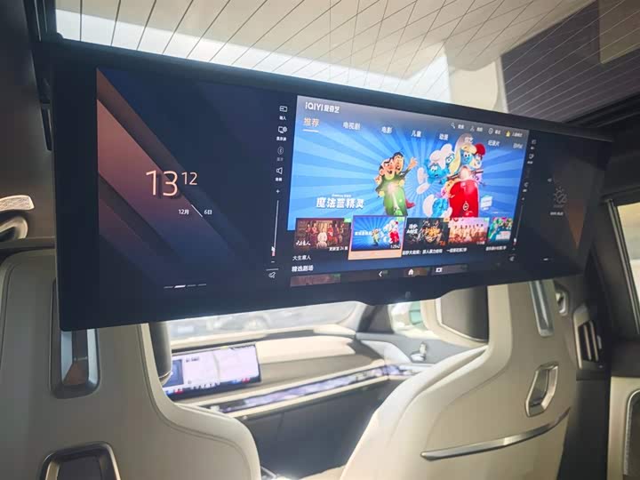 Фото 15 - BMW 7 Series