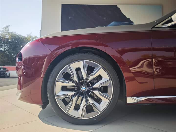 Фото 7 - BMW 7 Series