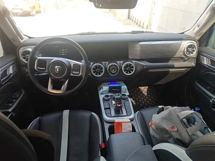 Фото 13 - Tank 300