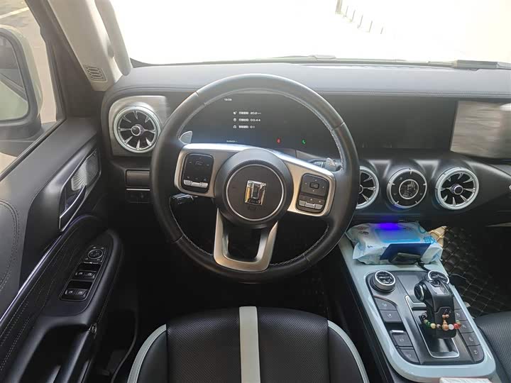 Фото 3 - Tank 300