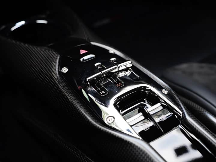 Фото 18 - Ferrari 296