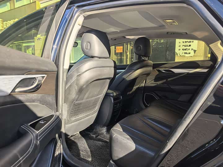 Фото 7 - Geely Emgrand GT