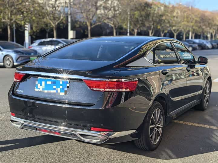 Фото 8 - Geely Emgrand GT