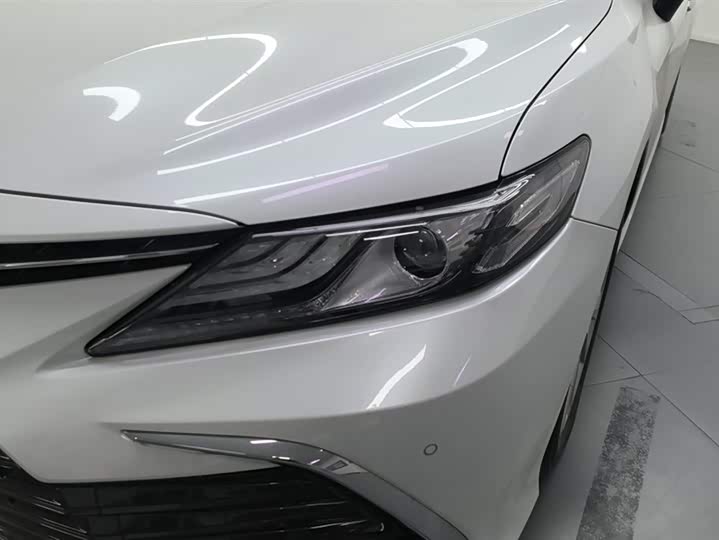 Фото 5 - Toyota Camry