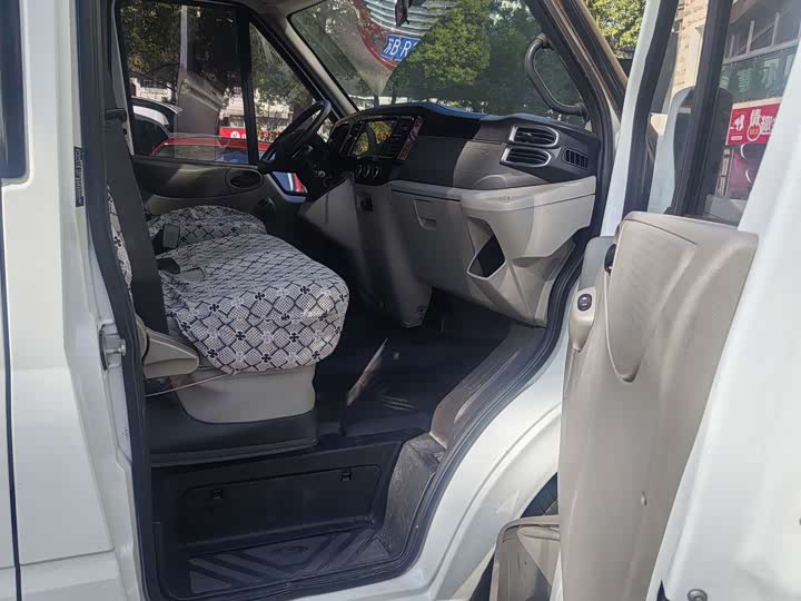 Фото 10 - Ford Transit New