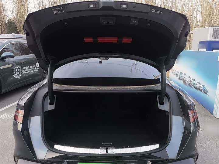 Фото 19 - Denza Z9