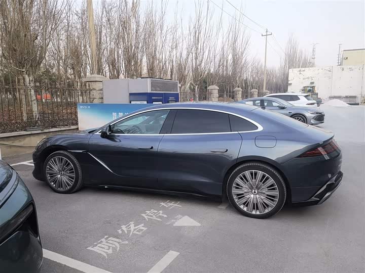 Фото 5 - Denza Z9