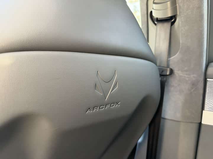 Фото 11 - BAIC Arcfox Alpha S