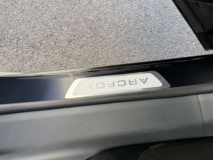 Фото 17 - BAIC Arcfox Alpha S