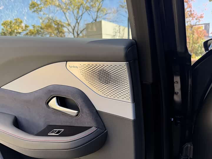 Фото 19 - BAIC Arcfox Alpha S