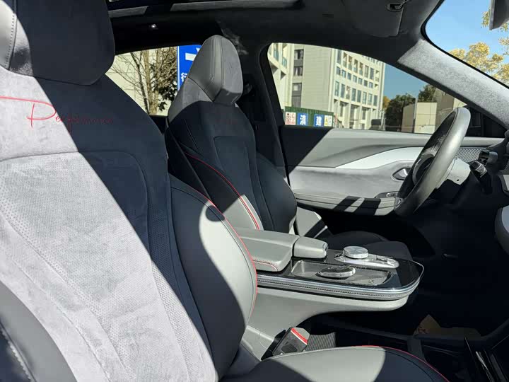 Фото 24 - BAIC Arcfox Alpha S