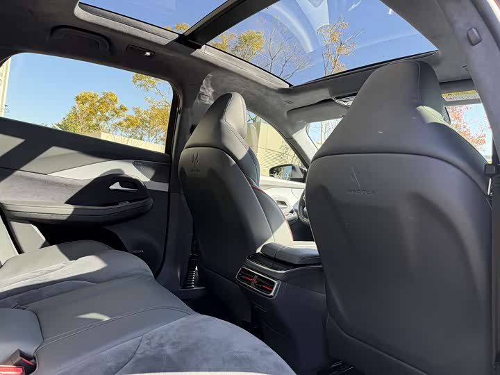 Фото 31 - BAIC Arcfox Alpha S