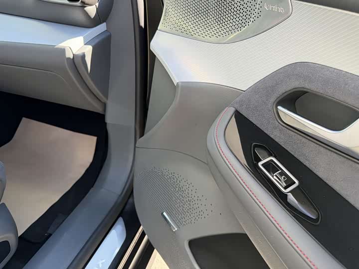 Фото 37 - BAIC Arcfox Alpha S