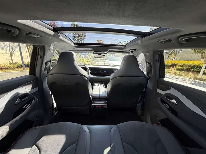 Фото 40 - BAIC Arcfox Alpha S