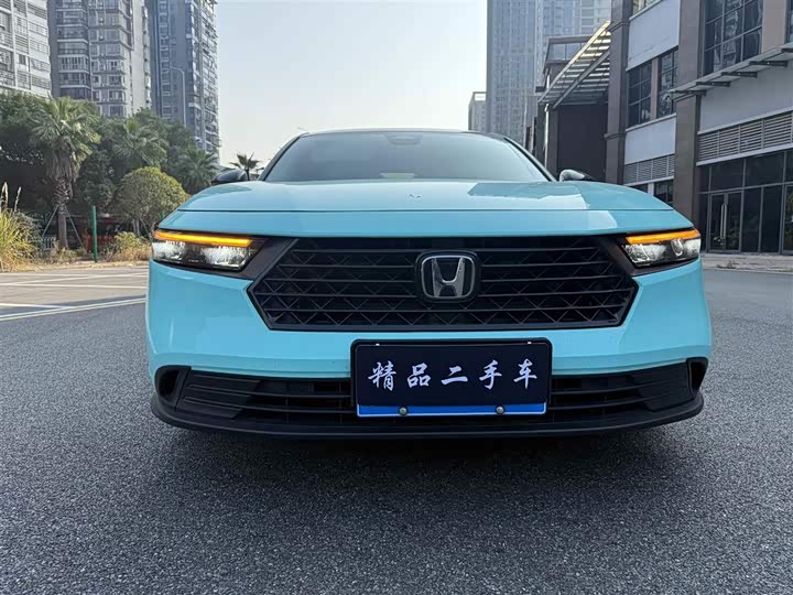 Фото 2 - Honda Accord