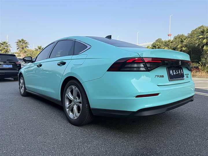 Фото 4 - Honda Accord