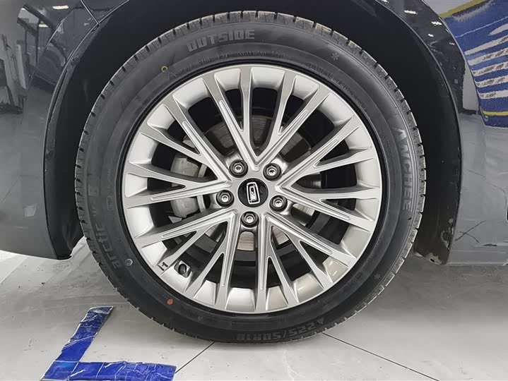 Фото 6 - Bestune B70