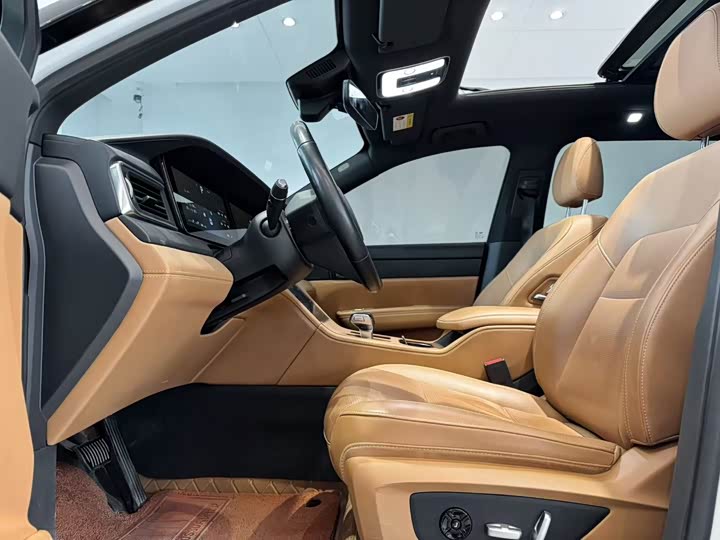 Фото 4 - LiXiang One