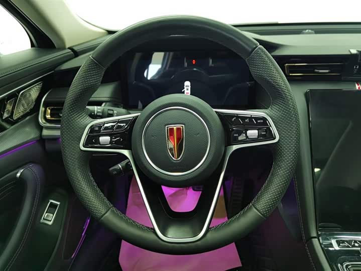 Фото 15 - Hongqi H5