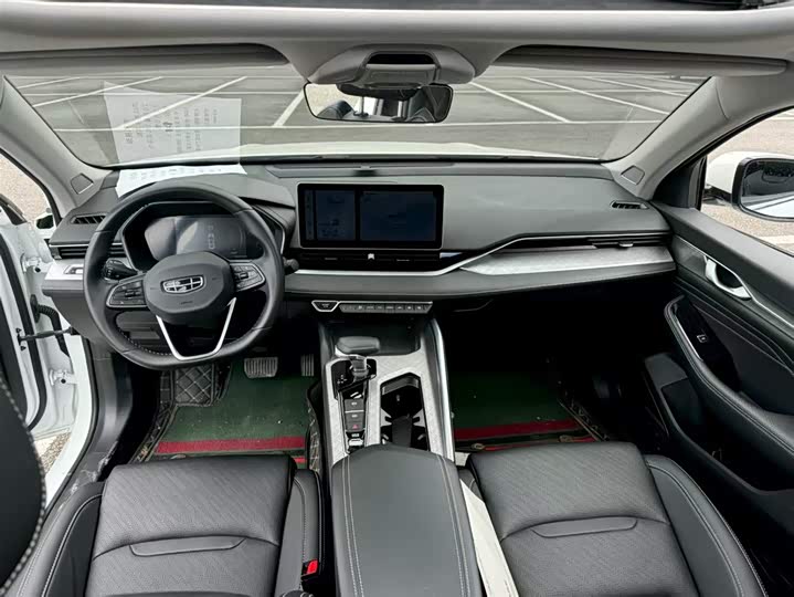 Фото 3 - Geely Preface