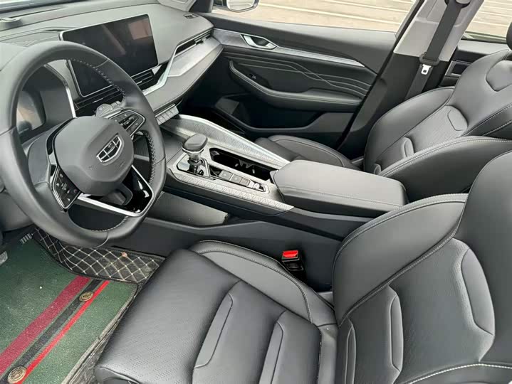 Фото 4 - Geely Preface