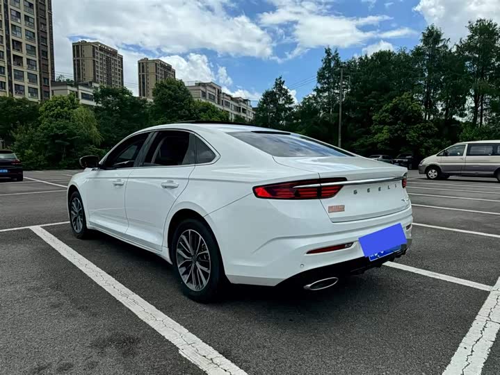 Фото 7 - Geely Preface