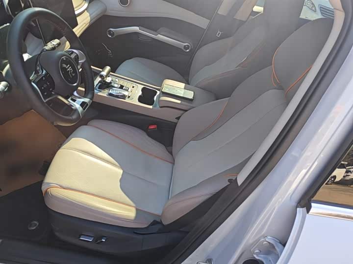 Фото 15 - BYD Yuan Plus