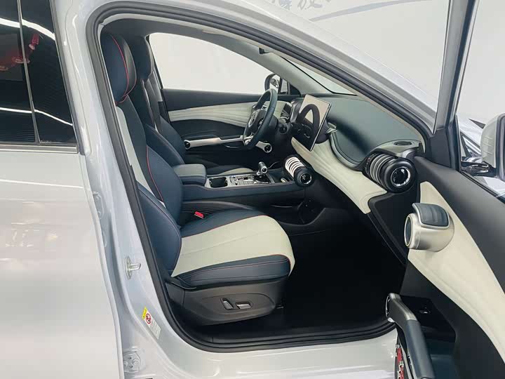 Фото 12 - BYD Yuan Plus