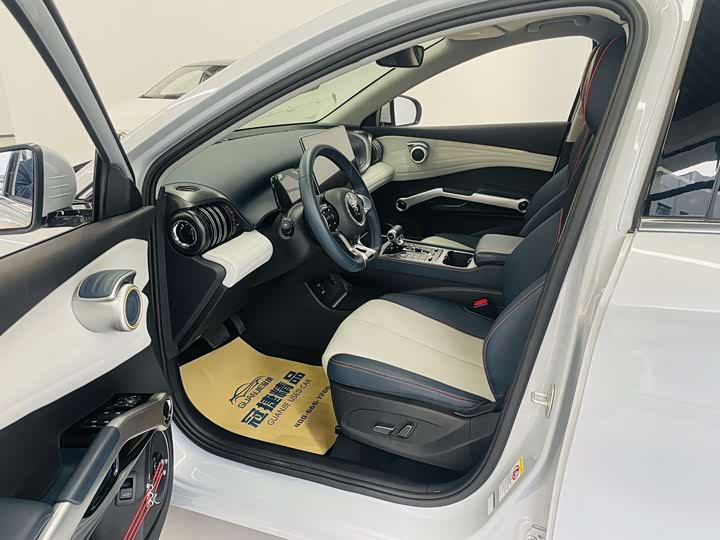 Фото 4 - BYD Yuan Plus