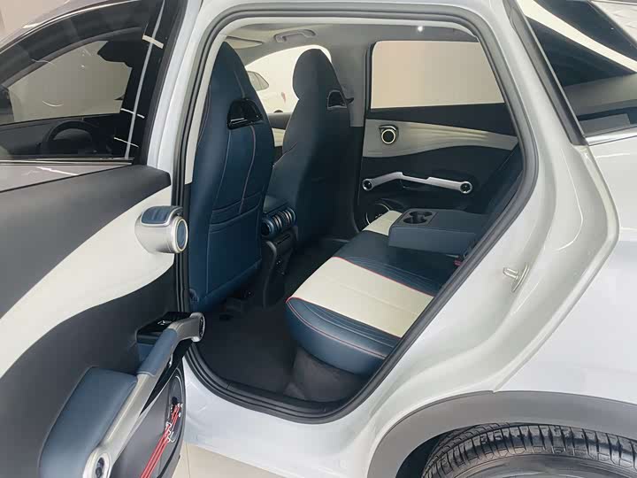 Фото 9 - BYD Yuan Plus