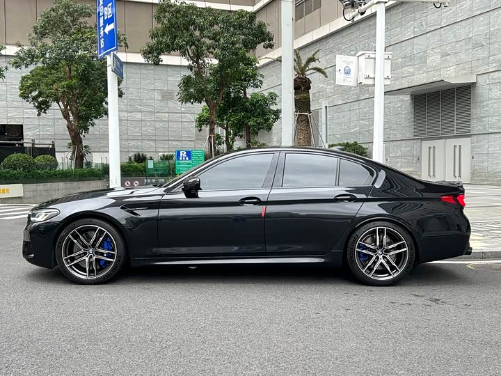 Фото 3 - BMW M5