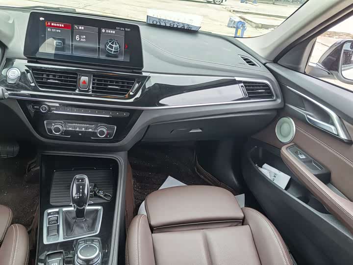 Фото 11 - BMW 1 Series