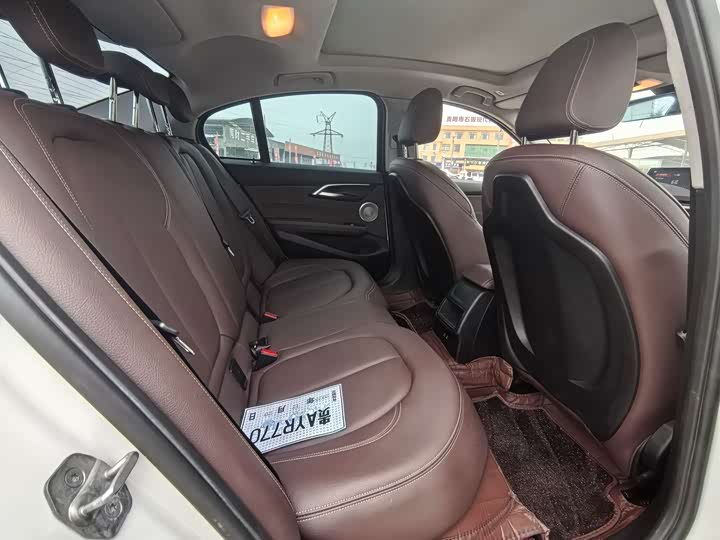 Фото 12 - BMW 1 Series