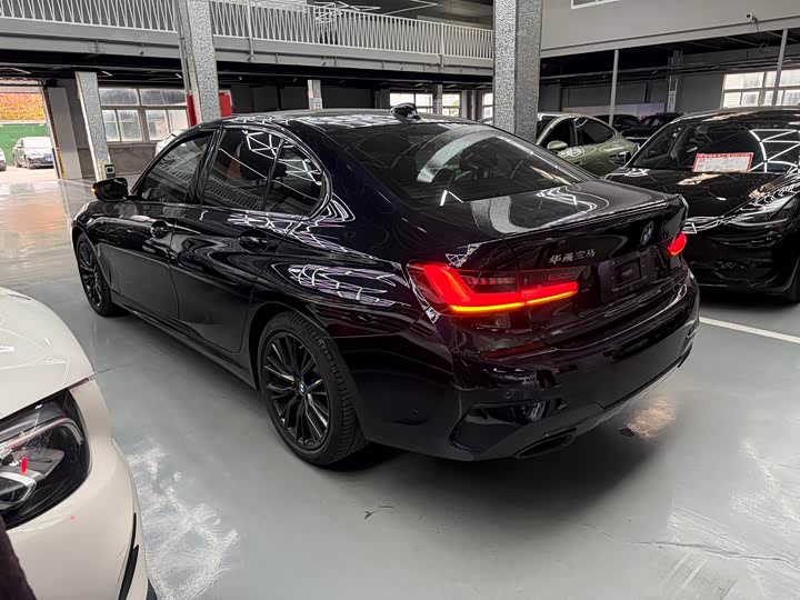 Фото 16 - BMW 3 Series