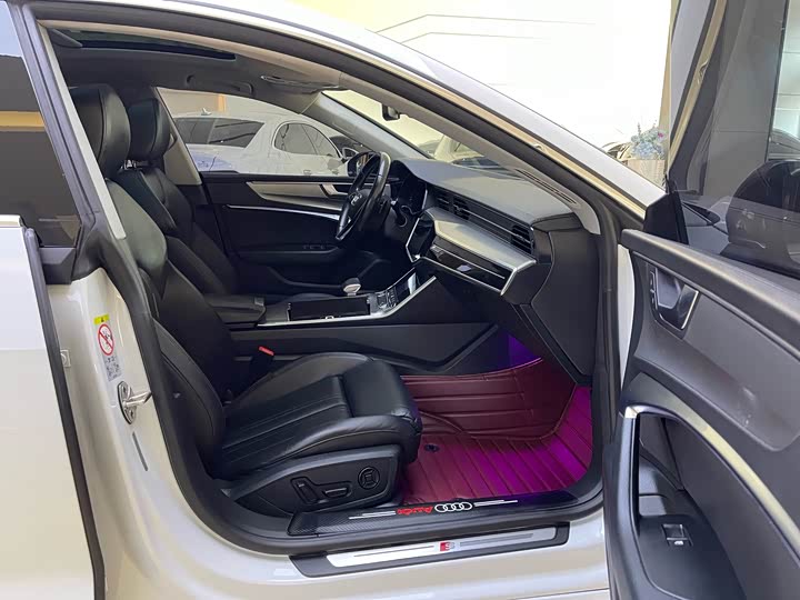 Фото 8 - Audi A7