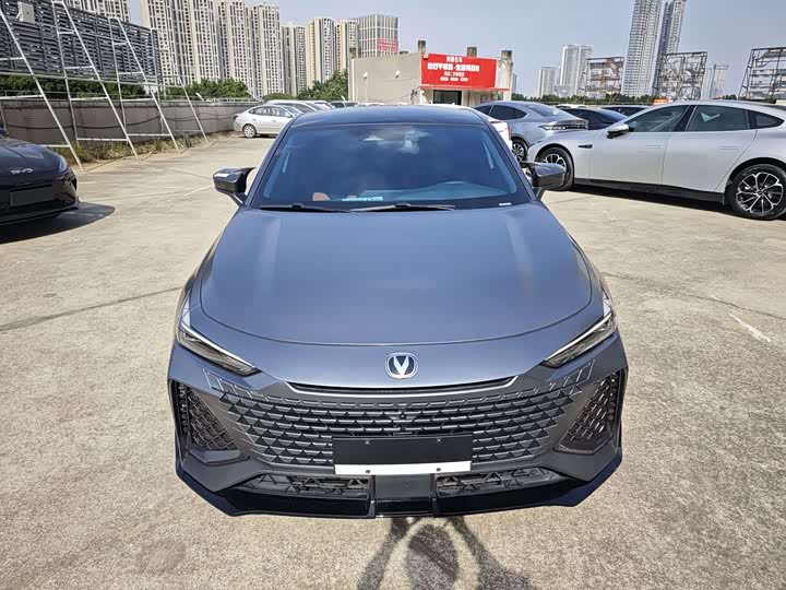 Фото 2 - Changan UNI-V