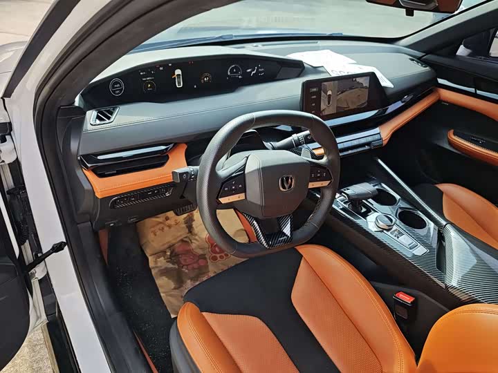 Фото 5 - Changan UNI-V