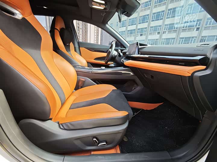 Фото 7 - Changan UNI-V