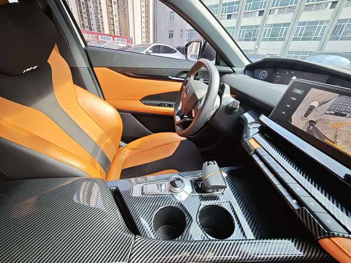 Фото 8 - Changan UNI-V