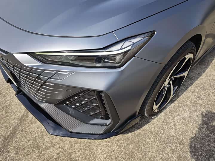 Фото 9 - Changan UNI-V